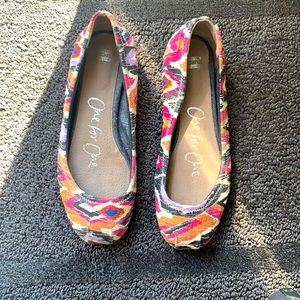 Tom’s flats shoes